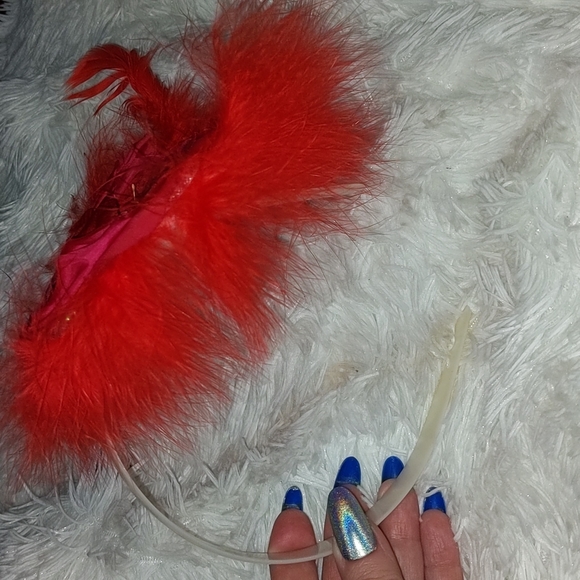 ❤️ White Headband Red Feather Rose Fascinator FREE With Any Bundle - Picture 5 of 12